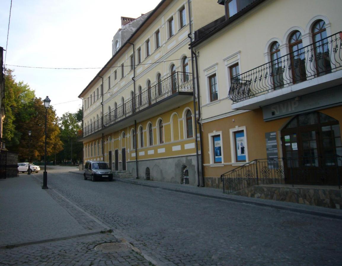 Apartments U Ratushi Camenița Exterior foto