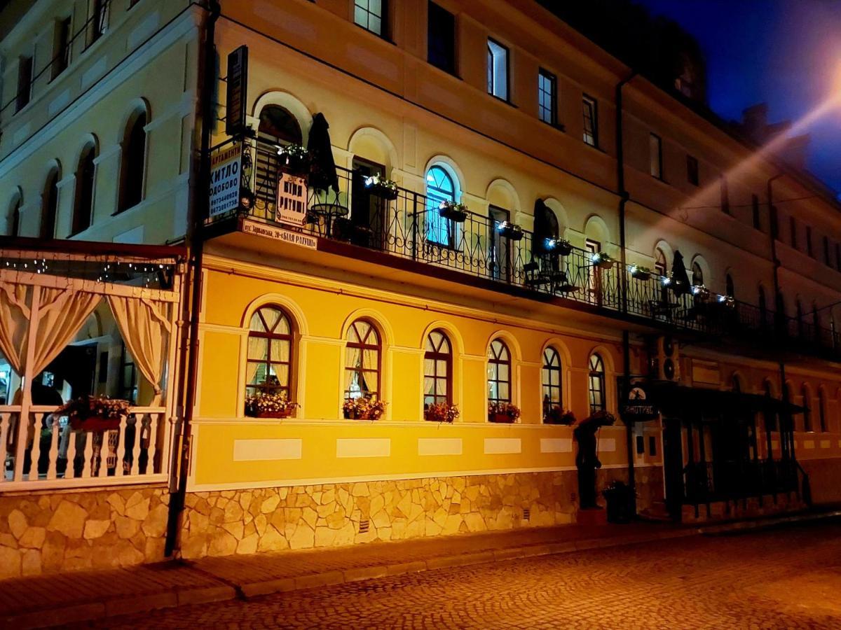 Apartments U Ratushi Camenița Exterior foto