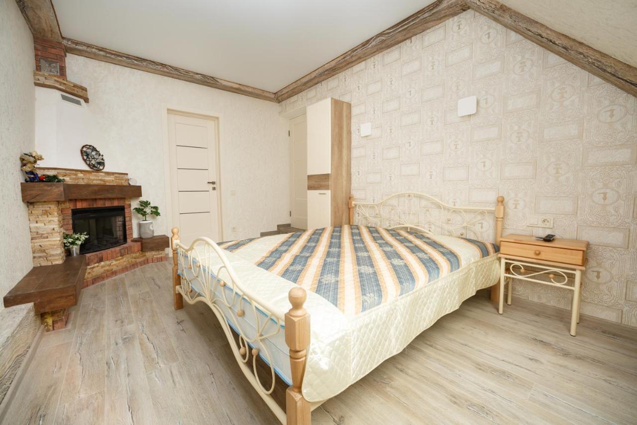Apartments U Ratushi Camenița Exterior foto